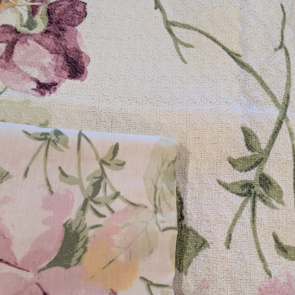 Floral Patterned Queen Bedding Set